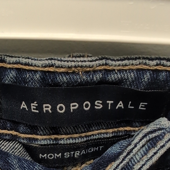Aeropostale Size 6 Mom Straight Leg Jeans. NWT - Picture 4 of 7